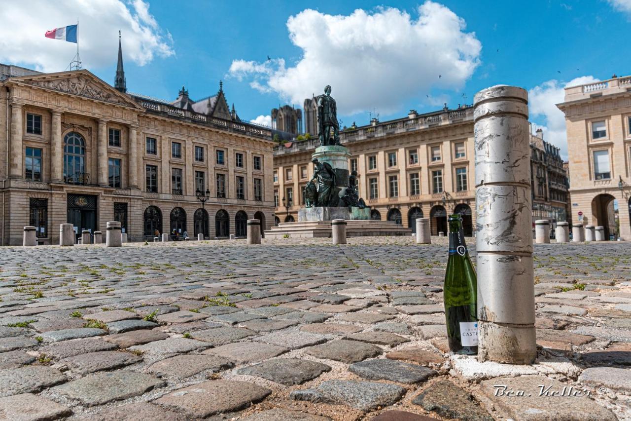 l'Hôtel des Ventes Reims Chativesle Exterior foto